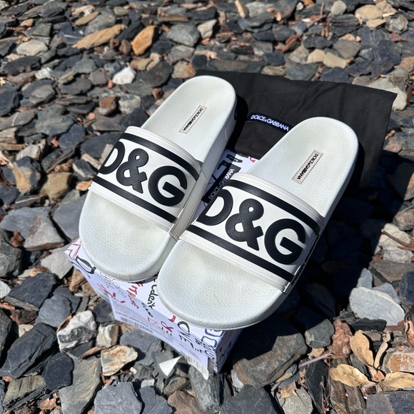 Dolce & Gabbana Black and White Logo Slide Sandals - Picture 3 of 8